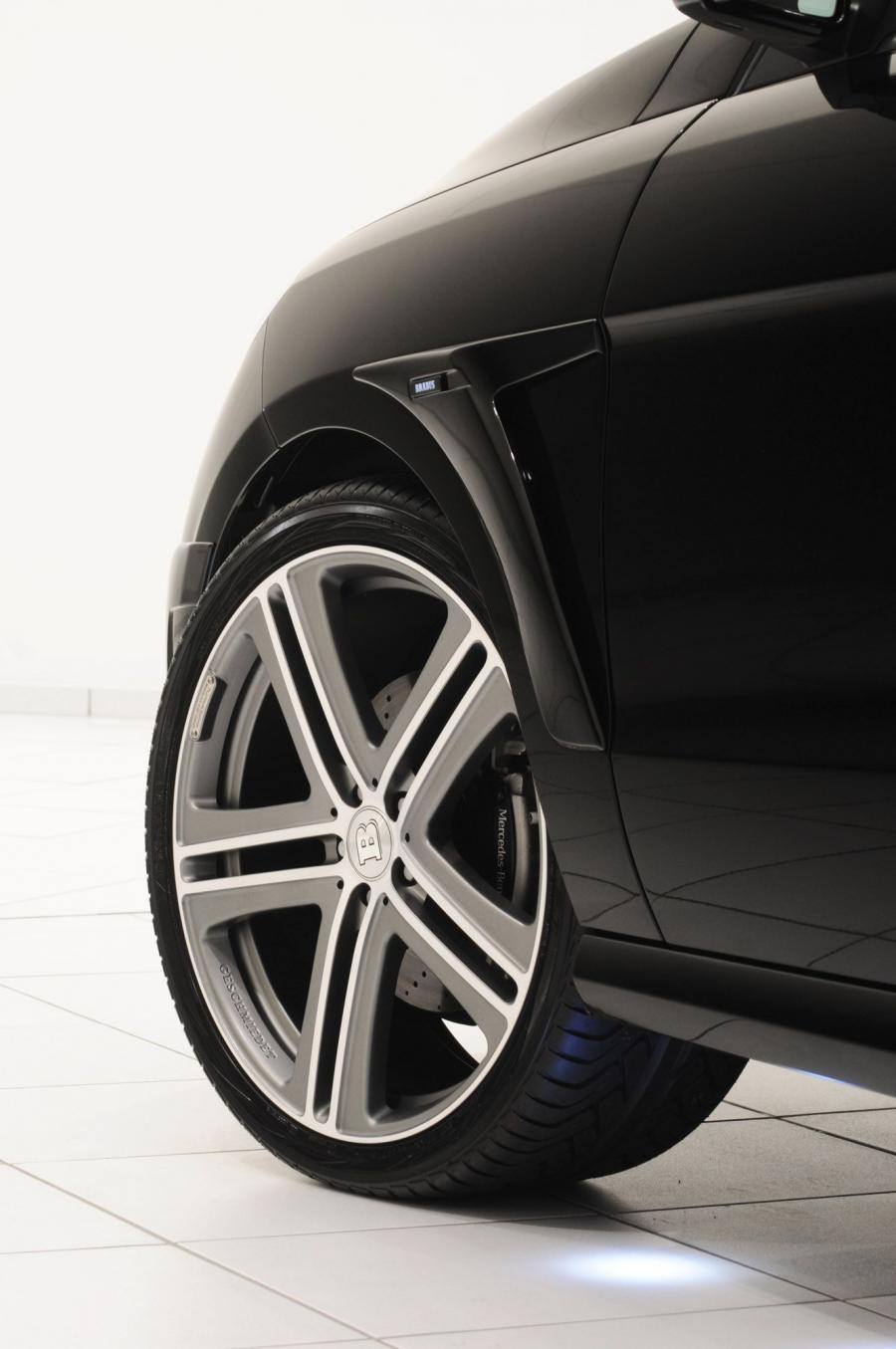  Mercedes-Benz ML-Class by Brabus 2011 года  (фото 5 из 17)